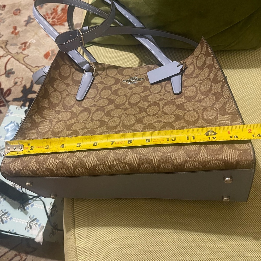 New Coach Handbag - Picture 10 of 12